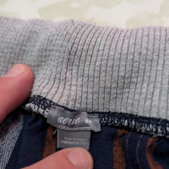 Woman's Aerie comfy pants - Picture 2 of 2